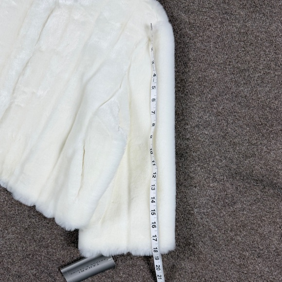 NWT Tahari Winter White Short Faux Fur Cropped Coat Womens XL Shrug Teddy Jacket - Picture 8 of 10